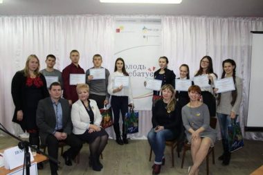 Учні з Корабельного району перемогли у регіональному турнірі дебатів | Корабелов.ИНФО image 7