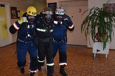 Спасатели провели учения на базе Витовской райбольницы в Корабельном районе (видео) | Корабелов.ИНФО image 4