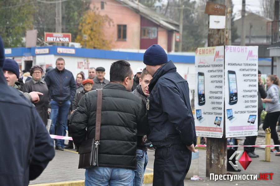 Взрыв гранаты возле николаевского супермаркета предотвратил полицейский. Один из задержанных - житель Корабельного | Корабелов.ИНФО image 7