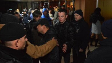 В Николаеве националисты попытались сорвать концерт Потапа и Насти - пришлось вмешаться полиции | Корабелов.ИНФО