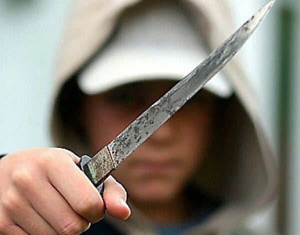 Полиция, спустя три месяца, нашла жителя Витовского района, ударившего ножом парня за замечание | Корабелов.ИНФО