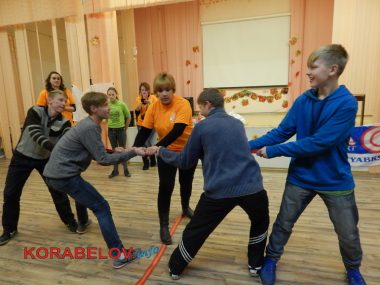 Радужнее жизнь ребят из интерната сделала команда «Моряч-ОК». Детей знакомили с волонтерами и учили дарить добро (ВИДЕО) | Корабелов.ИНФО image 8