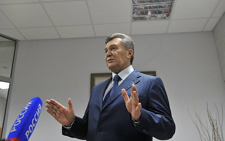 Во время допроса Януковича как свидетеля, Луценко объявил ему подозрение в госизмене. ОНЛАЙН | Корабелов.ИНФО