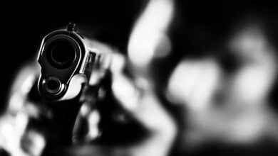 Драка со стрельбой. Ночью в Николаеве двое пьяных дебоширов пытались кулаками воспитать прохожего | Корабелов.ИНФО