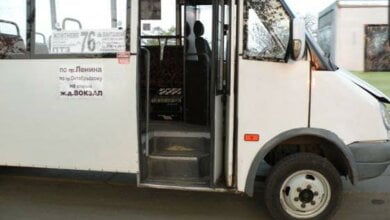 В Николаеве водитель "маршрутки" № 76 выгнал 13-летнюю школьницу, решив, что маникюр не дает права ездить по льготе | Корабелов.ИНФО