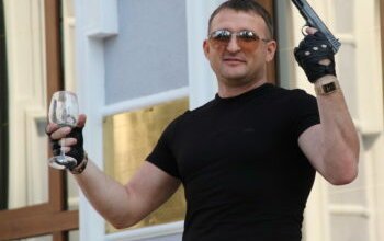 Скандальный стрелок-предприниматель из Корабельного "отсудил" у полиции более 230 тысяч долларов наличными | Корабелов.ИНФО image 1