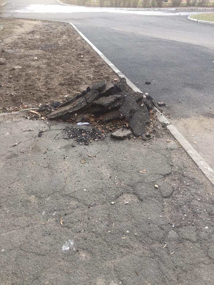 "Спионерили заборчики, сломали скамейку", - жительница Корабельного района о ремонте внутриквартальных проездов | Корабелов.ИНФО image 4