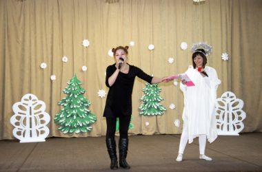 "Верьте в чудеса, и они обязательно придут в вашу жизнь". Сотрудники "Ника-Теры" дарили детям радость в День Св. Николая | Корабелов.ИНФО image 8