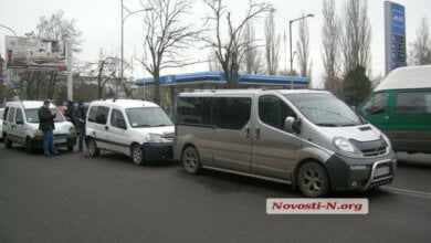 На проспекте Богоявленском столкнулись сразу три автомобиля | Корабелов.ИНФО