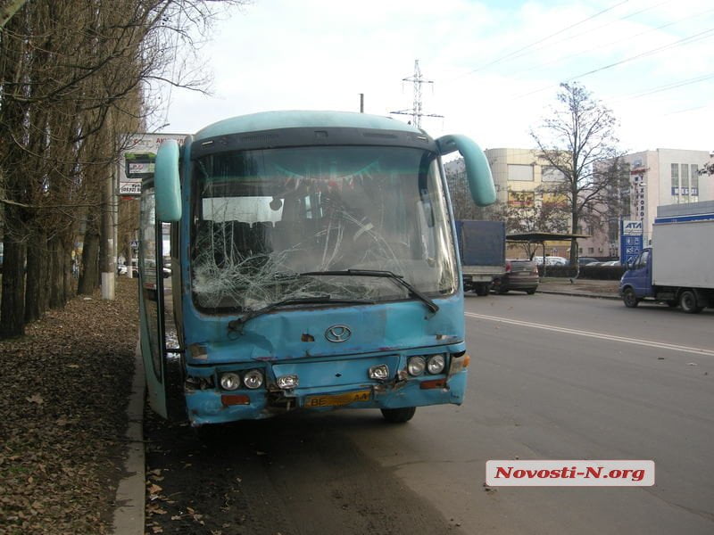 В Николаеве столкнулись «скорая» и рейсовый автобус | Корабелов.ИНФО image 2