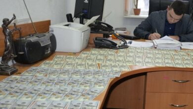 В Николаеве прокурор отказался от взятки в $10 тысяч от организатора игорного бизнеса – взяткодатель задержан | Корабелов.ИНФО