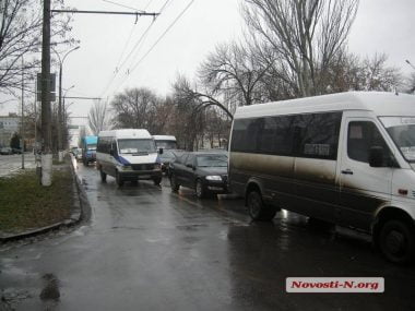 В Николаеве маршрутка сбила пешехода, неожиданно выбежавшего на дорогу | Корабелов.ИНФО image 4