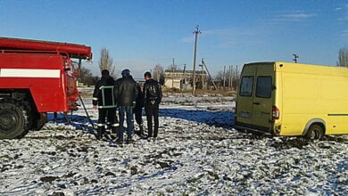 В Витовском районе спасателям пришлось вытаскивать слетевшую с дороги «ГАЗель» | Корабелов.ИНФО