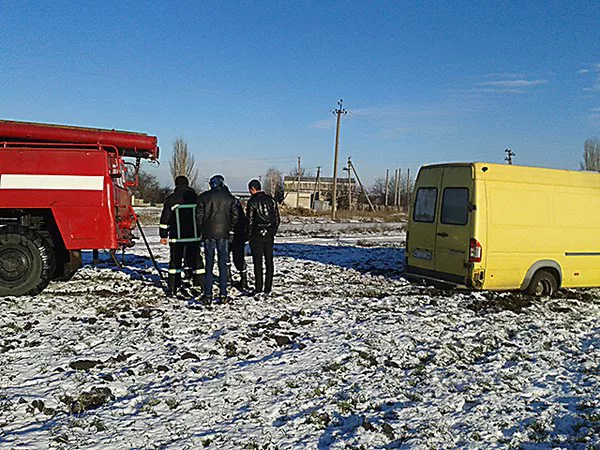 В Витовском районе спасателям пришлось вытаскивать слетевшую с дороги «ГАЗель» | Корабелов.ИНФО