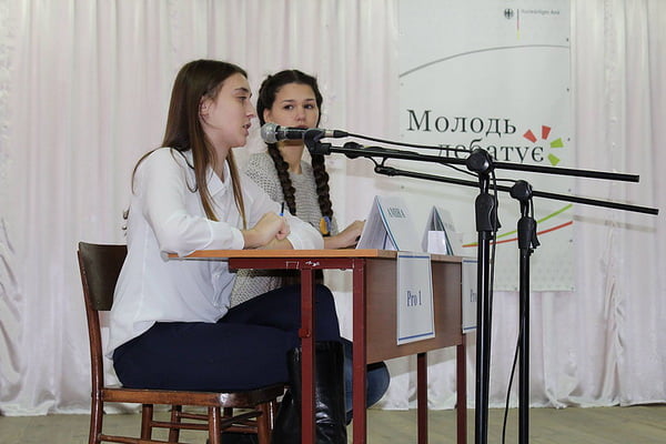 «То, что происходит, удивляет". Школьники едут в Харьков отстаивать честь Николаева в проекте "Молодь дебатує" | Корабелов.ИНФО image 4