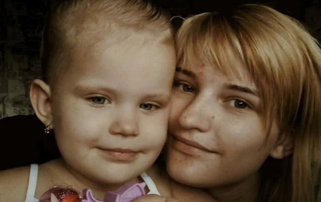 "Мать, бросившая двоих детей на 9 дней, была мошенницей — собирала деньги на якобы больную дочь", - СМИ | Корабелов.ИНФО