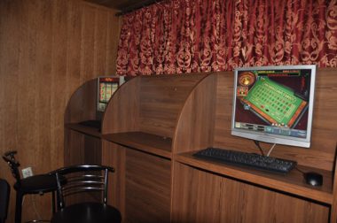 Залы игровых автоматов спокойно работают в Корабельном районе, в т.ч. прямо напротив райадминистрации и прокуратуры | Корабелов.ИНФО image 2