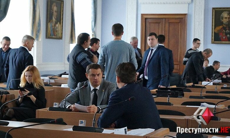 С опозданием на полдня началась кадровая сессия городского совета (ONLINE) | Корабелов.ИНФО