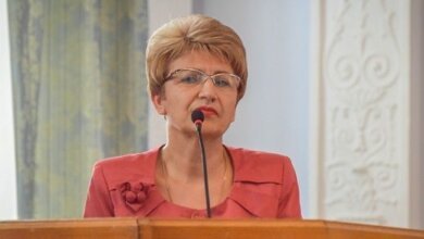 «Это их желание» — Деркач уверяла депутатов, что родители несут деньги в школы добровольно | Корабелов.ИНФО