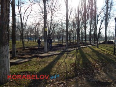 "Будет красота. Но когда - не знаем". В сквере "Белая акация" ремонтируют дорожки (ВИДЕО) | Корабелов.ИНФО image 3