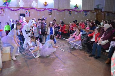 Дитячий Центр зустрів Новий рік яскраво, весело, гучно, з запальними танцями та піснями | Корабелов.ИНФО image 9