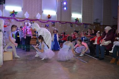 Дитячий Центр зустрів Новий рік яскраво, весело, гучно, з запальними танцями та піснями | Корабелов.ИНФО image 10