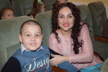 "Верьте в чудеса, и они обязательно придут в вашу жизнь". Сотрудники "Ника-Теры" дарили детям радость в День Св. Николая | Корабелов.ИНФО image 2