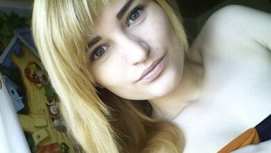 Мати, яка заморила голодом сина, у соцмережі "іскрилася любов'ю до дітей" (Відео) | Корабелов.ИНФО image 1