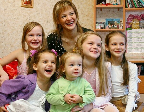 Президент присвоїв звання «Мати-героїня» 14 мамам Миколаївщини | Корабелов.ИНФО