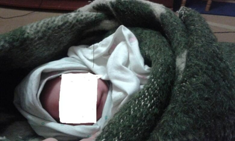 "Прошу меня понять", - женщина оставила новорожденного ребенка в подъезде | Корабелов.ИНФО