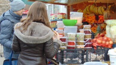 "Картошка есть, цыбуля есть, хлеб - купим!" Видео-опрос жителей Корабельного о готовности к непогоде | Корабелов.ИНФО