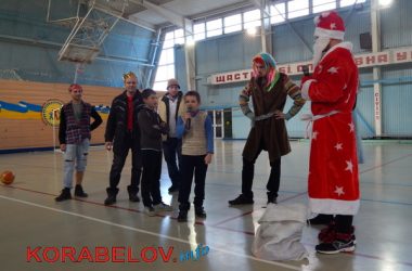 "Лучше не надо, пусть будет так, как было в 2016-ом"... В ДЮСОК Корабельного района встретили Новый 2017 год (ВИДЕО) | Корабелов.ИНФО image 10
