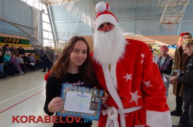 "Лучше не надо, пусть будет так, как было в 2016-ом"... В ДЮСОК Корабельного района встретили Новый 2017 год (ВИДЕО) | Корабелов.ИНФО image 19