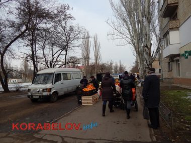 Серость, засилье "стихийщиков", сломанный снеговик... Один день из жизни Корабельного района (05.01.2017) | Корабелов.ИНФО image 21