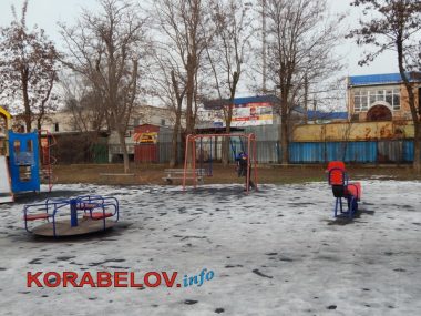 Серость, засилье "стихийщиков", сломанный снеговик... Один день из жизни Корабельного района (05.01.2017) | Корабелов.ИНФО image 33