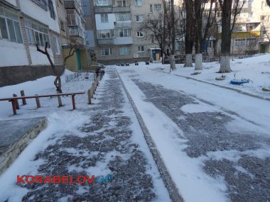 Кто ругает, а кто хвалит... Жители Корабельного - о борьбе "коммунальщиков" со снежными заносами (ВИДЕО) | Корабелов.ИНФО image 4