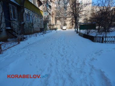 Кто ругает, а кто хвалит... Жители Корабельного - о борьбе "коммунальщиков" со снежными заносами (ВИДЕО) | Корабелов.ИНФО image 5