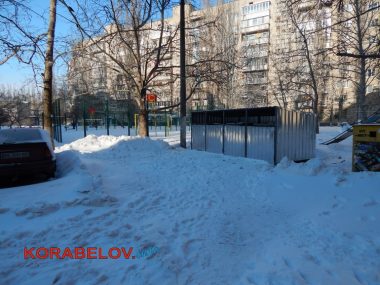 Кто ругает, а кто хвалит... Жители Корабельного - о борьбе "коммунальщиков" со снежными заносами (ВИДЕО) | Корабелов.ИНФО image 7