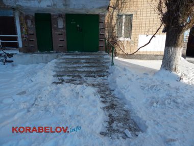 Кто ругает, а кто хвалит... Жители Корабельного - о борьбе "коммунальщиков" со снежными заносами (ВИДЕО) | Корабелов.ИНФО image 8