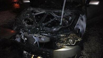 Покушение на машины экс-милиционеров в Николаеве: один автомобиль сгорел, второй - не успел | Корабелов.ИНФО image 2