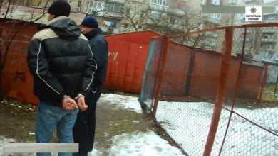 В Корабельному затримали молодика, який вкрав мікрохвильовку і відібрав у чоловіка мобільний телефон | Корабелов.ИНФО