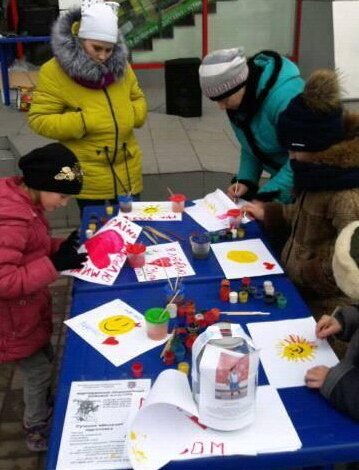 І дощ - не завада. Волонтери з Корабельного продовжують збирати кошти на лікування маленького миколаєвця Іллі Невеселого | Корабелов.ИНФО image 6