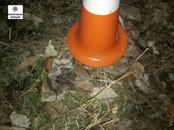 Навіщо він зазирав у чужі вікна, чоловік пояснити не зміг... В Корабельному районі знов затримали наркоманів | Корабелов.ИНФО image 3