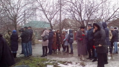 "Хочеться низько вклонитись справжнім вихователям української молоді". Школярі провели в останній путь бійця АТО (ВІДЕО) | Корабелов.ИНФО