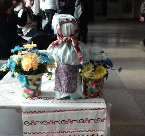 Школьники в Корабельном районе устроили в честь Масленицы праздничную ярмарку | Корабелов.ИНФО image 2