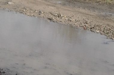 "Грязь по колено, лужи по шею"... Жители разных улиц в Корабельном продолжают снимать "болотный блокбастер" (ВИДЕО) | Корабелов.ИНФО image 8