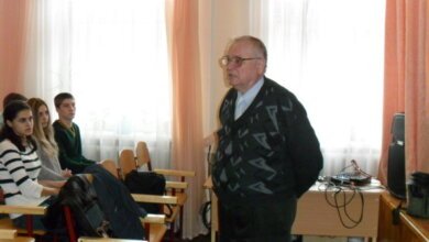 "Зал вибухнув гучними оплесками", - старшокласникам школи №47 розповіли про видатного земляка  Івана Круца | Корабелов.ИНФО image 1