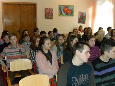 "Зал вибухнув гучними оплесками", - старшокласникам школи №47 розповіли про видатного земляка  Івана Круца | Корабелов.ИНФО image 3