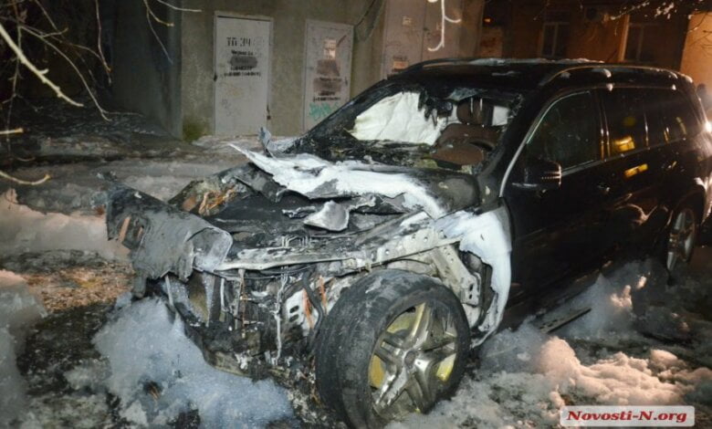 В центре Николаева подожгли люксовый «Мерседес» известного чеченского бизнесмена | Корабелов.ИНФО