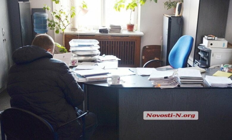 Две группы правоохранителей в Николаевском горисполкоме ищут документы | Корабелов.ИНФО image 1